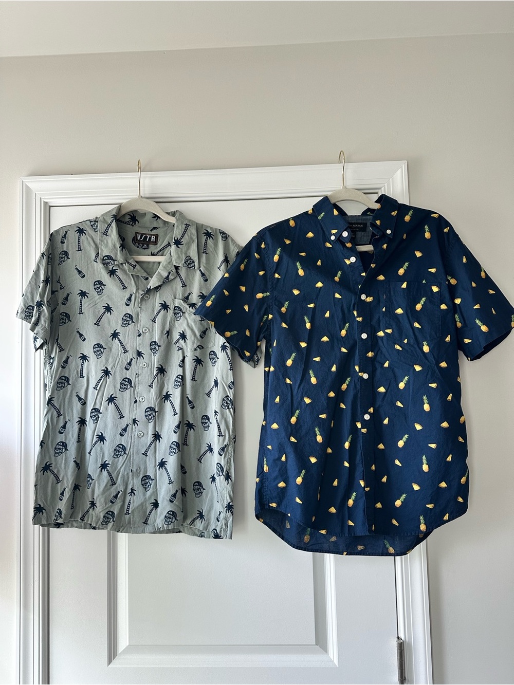 TWO! Men’s Button-Up Shirts Medium
